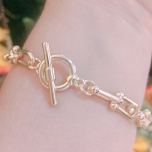 New beautiful and fashion bracelet